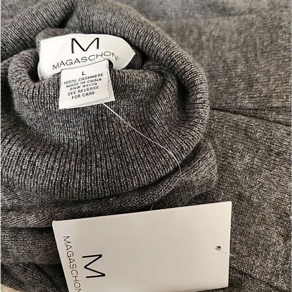 M MAGASCHONI Sweater L NWT 100% Cashmere Signature Turtleneck Dark Grey Heather - Picture 3 of 3